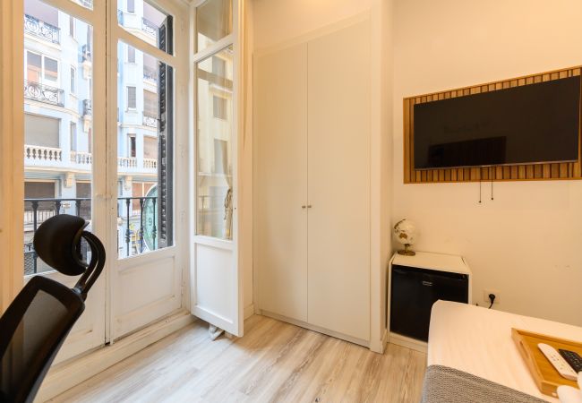Quarto em Madrid - Ámsterdam: habitación con comodidad y zonas compartidas Gran Vía-Madrid.Temporal Quarto em Madrid - Ámsterdam: habitación con comodidad y zonas compartidas Gran Vía-Madrid.Temporal