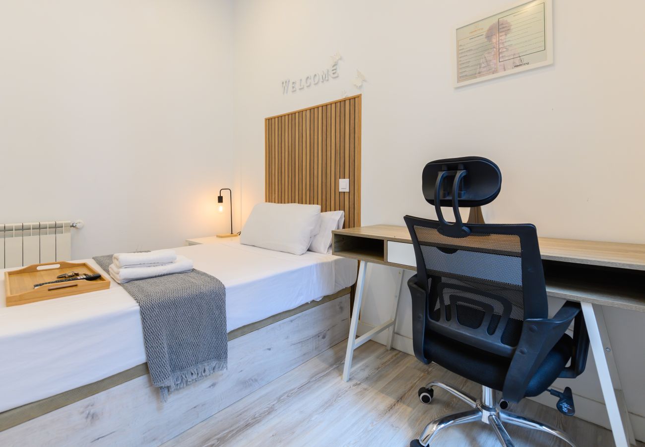 Quarto em Madrid - Ámsterdam: habitación con comodidad y zonas compartidas Gran Vía-Madrid.Temporal Quarto em Madrid - Ámsterdam: habitación con comodidad y zonas compartidas Gran Vía-Madrid.Temporal