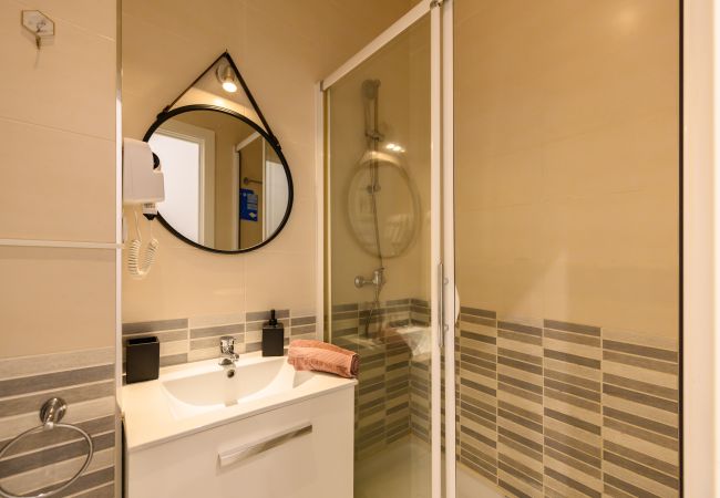 Quarto em Madrid - Barcelona:  habitación con comodidad y zonas compartidas Gran Vía-Madrid. Temporal Quarto em Madrid - Barcelona:  habitación con comodidad y zonas compartidas Gran Vía-Madrid. Temporal