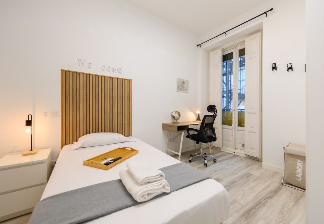 Quarto em Madrid - Shanghái: habitación con comodidad y zonas compartidas Gran Vía-Madrid.Temporal Quarto em Madrid - Shanghái: habitación con comodidad y zonas compartidas Gran Vía-Madrid.Temporal