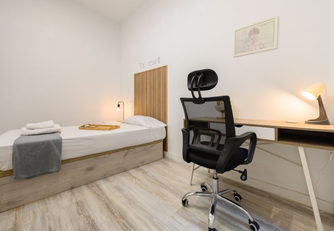 Quarto em Madrid - Shanghái: habitación con comodidad y zonas compartidas Gran Vía-Madrid.Temporal Quarto em Madrid - Shanghái: habitación con comodidad y zonas compartidas Gran Vía-Madrid.Temporal