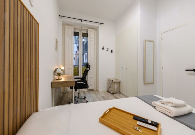 Quarto em Madrid - Shanghái: habitación con comodidad y zonas compartidas Gran Vía-Madrid.Temporal Quarto em Madrid - Shanghái: habitación con comodidad y zonas compartidas Gran Vía-Madrid.Temporal