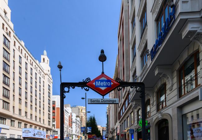 Quarto em Madrid - Shanghái: habitación con comodidad y zonas compartidas Gran Vía-Madrid.Temporal Quarto em Madrid - Shanghái: habitación con comodidad y zonas compartidas Gran Vía-Madrid.Temporal