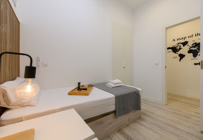 Quarto em Madrid - Singapur: habitación con comodidad y zonas compartidas Gran Vía-Madrid.Temporal Quarto em Madrid - Singapur: habitación con comodidad y zonas compartidas Gran Vía-Madrid.Temporal