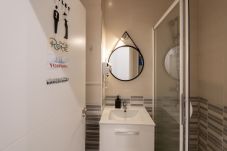 Quarto em Madrid - Singapur: habitación con comodidad y zonas compartidas Gran Vía-Madrid
