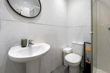 Quarto em Madrid - Singapur: habitación con comodidad y zonas compartidas Gran Vía-Madrid