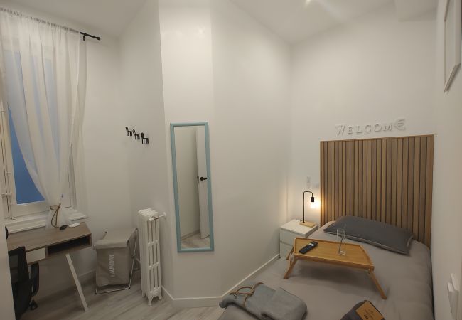 Quarto em Madrid - Berlín: habitación con comodidad y zonas compartidas Gran Vía-Madrid.Temporal Quarto em Madrid - Berlín: habitación con comodidad y zonas compartidas Gran Vía-Madrid.Temporal