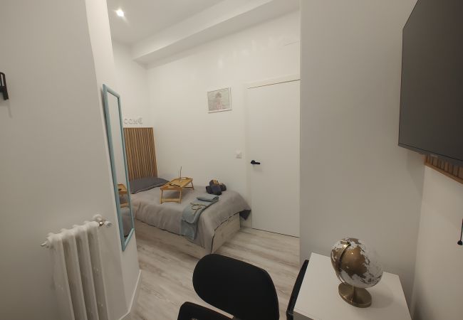  em Madrid - Berlín: habitación con comodidad y zonas compartidas Gran Vía-Madrid