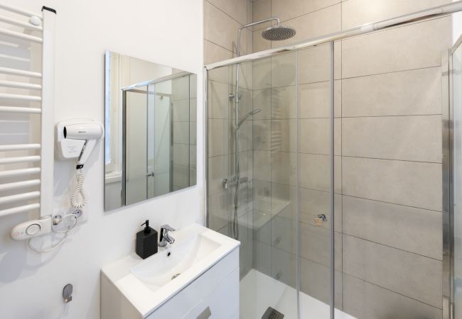 Quarto em Madrid - Berlín: habitación con comodidad y zonas compartidas Gran Vía-Madrid.Temporal Quarto em Madrid - Berlín: habitación con comodidad y zonas compartidas Gran Vía-Madrid.Temporal
