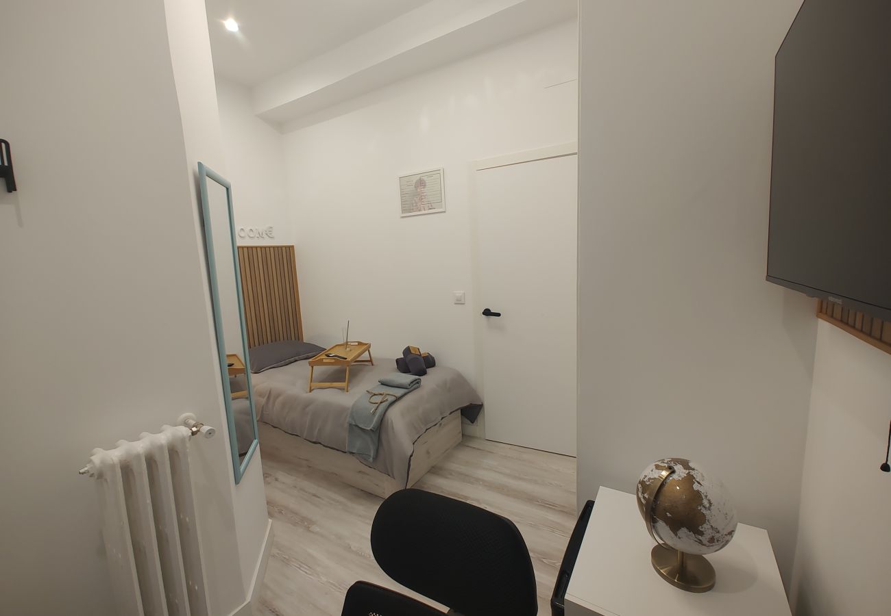Quarto em Madrid - Berlín: habitación con comodidad y zonas compartidas Gran Vía-Madrid.Temporal Quarto em Madrid - Berlín: habitación con comodidad y zonas compartidas Gran Vía-Madrid.Temporal