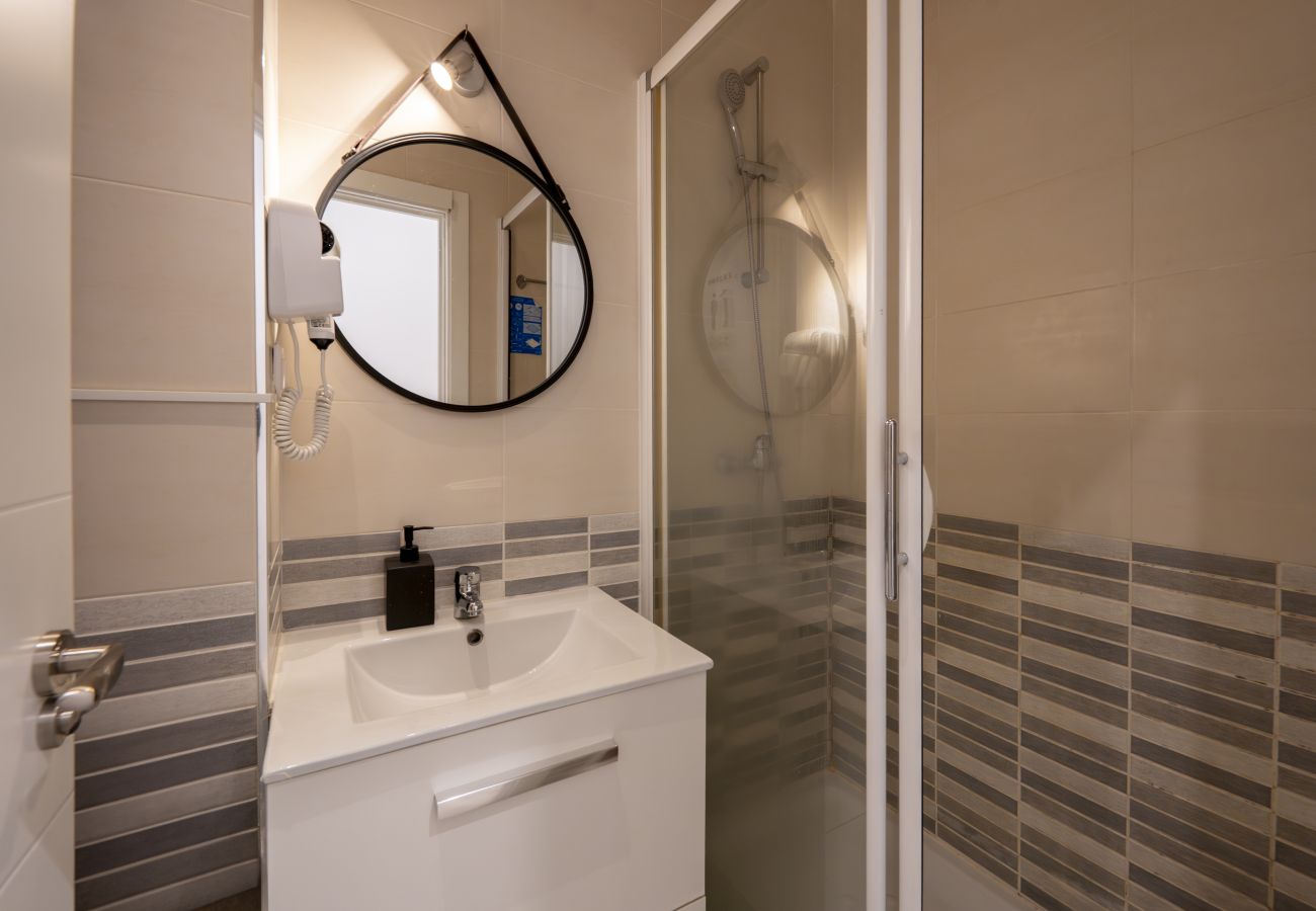 Quarto em Madrid - Berlín: habitación con comodidad y zonas compartidas Gran Vía-Madrid.Temporal Quarto em Madrid - Berlín: habitación con comodidad y zonas compartidas Gran Vía-Madrid.Temporal