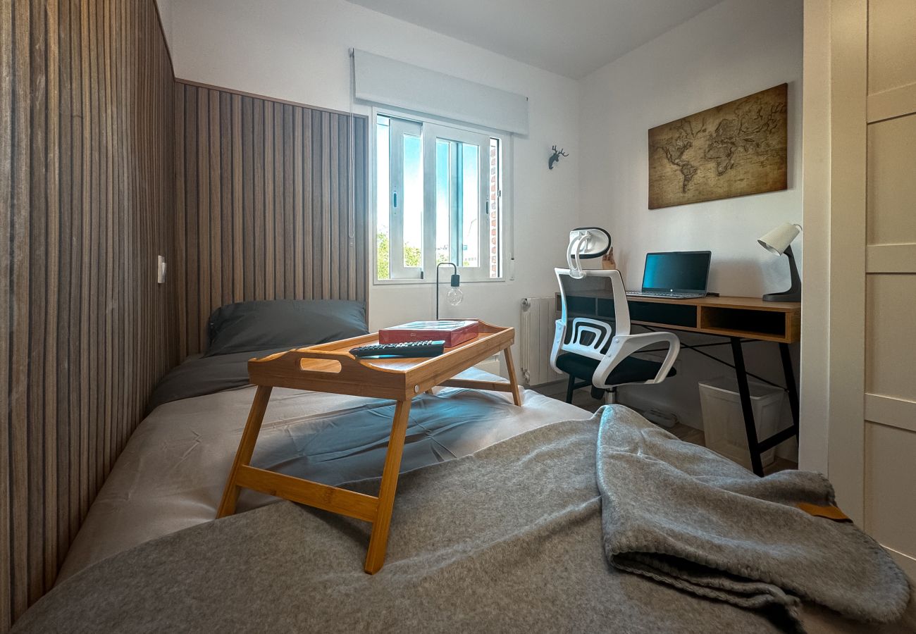 Quarto em Madrid - Caracas: habitación perfecta para vivir y compartir en Madrid  Quarto em Madrid - Caracas: habitación perfecta para vivir y compartir en Madrid