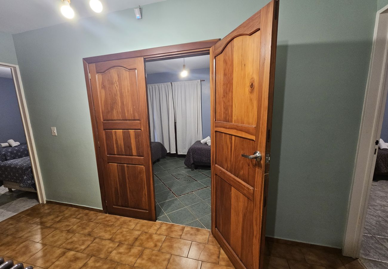 Casa em San Carlos de Bariloche - Casa Jardim Botânico Bariloche – 6 quartos, 4 banheiros Casa em San Carlos de Bariloche - Casa Jardim Botânico Bariloche – 6 quartos, 4 banheiros