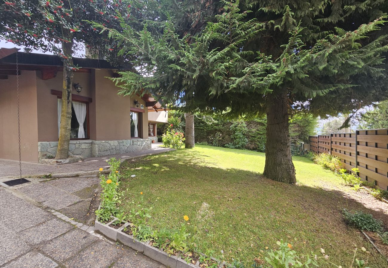 Casa em San Carlos de Bariloche - Casa Jardim Botânico Bariloche – 6 quartos, 4 banheiros Casa em San Carlos de Bariloche - Casa Jardim Botânico Bariloche – 6 quartos, 4 banheiros