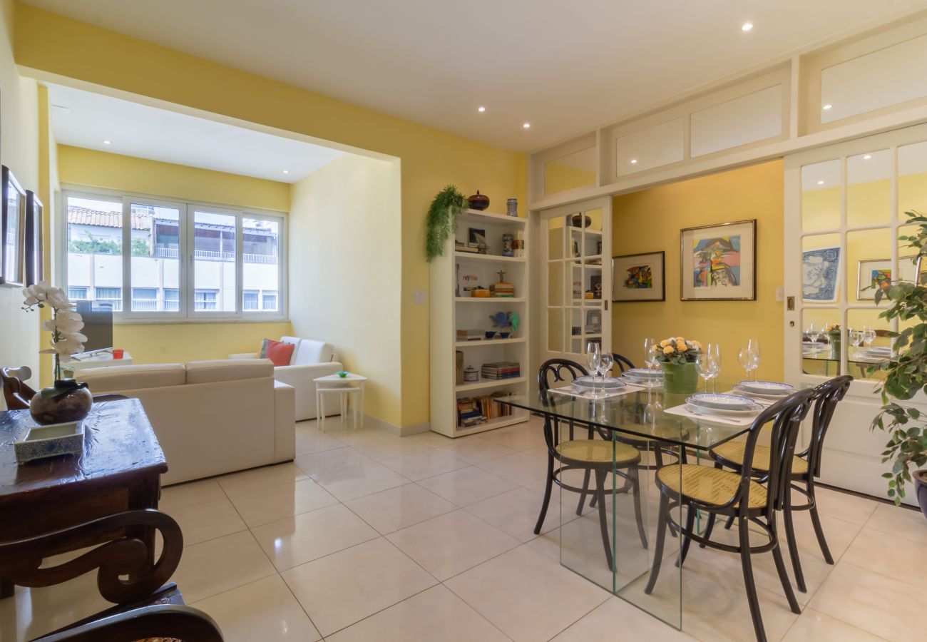 Apartamento em Rio de Janeiro - Conforto a 4 minutos da Praia do Leblon | AP801