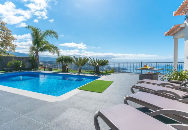 Vila em Câmara de Lobos - Palm Paradise by Atlantic Holiday