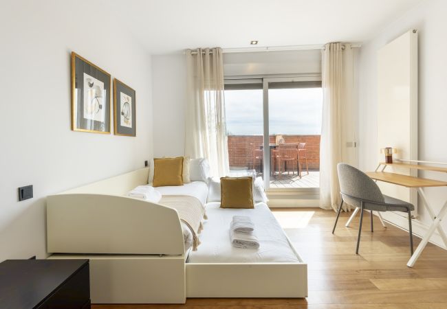 Apartamento em Madrid - Dúplex de 3 Dormitorios – Amplio, Luminoso cerca del Paseo de la Castellana .Temporal Apartamento em Madrid - Dúplex de 3 Dormitorios – Amplio, Luminoso cerca del Paseo de la Castellana .Temporal