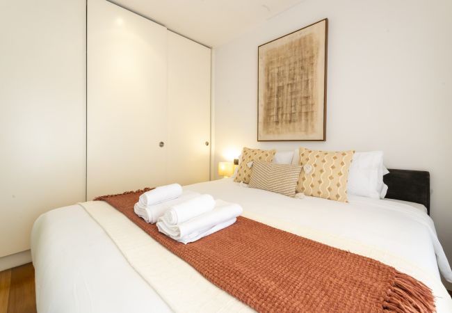Apartamento em Madrid - Dúplex de 3 Dormitorios – Amplio, Luminoso cerca del Paseo de la Castellana .Temporal Apartamento em Madrid - Dúplex de 3 Dormitorios – Amplio, Luminoso cerca del Paseo de la Castellana .Temporal