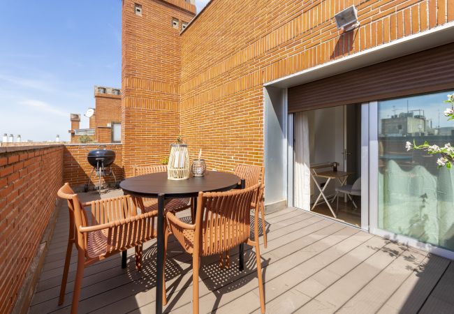 Apartamento em Madrid - Dúplex de 3 Dormitorios – Amplio, Luminoso cerca del Paseo de la Castellana .Temporal Apartamento em Madrid - Dúplex de 3 Dormitorios – Amplio, Luminoso cerca del Paseo de la Castellana .Temporal