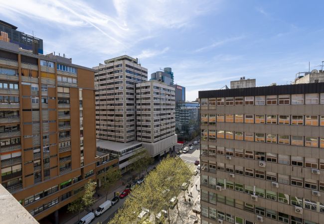 Apartamento em Madrid - Dúplex de 3 Dormitorios – Amplio, Luminoso cerca del Paseo de la Castellana .Temporal Apartamento em Madrid - Dúplex de 3 Dormitorios – Amplio, Luminoso cerca del Paseo de la Castellana .Temporal