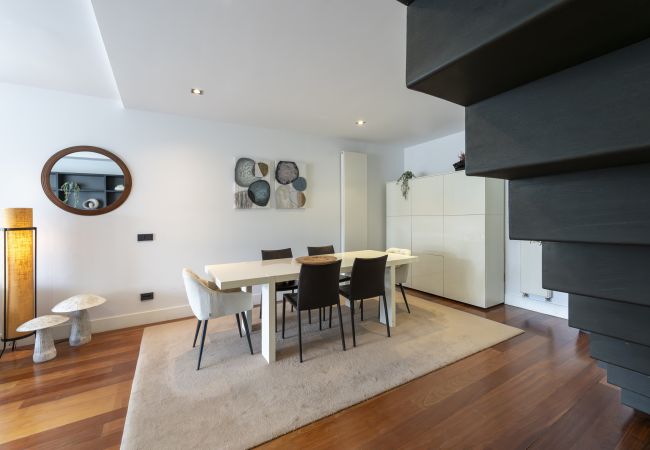 Apartamento em Madrid - Dúplex de 3 Dormitorios – Amplio, Luminoso cerca del Paseo de la Castellana .Temporal Apartamento em Madrid - Dúplex de 3 Dormitorios – Amplio, Luminoso cerca del Paseo de la Castellana .Temporal
