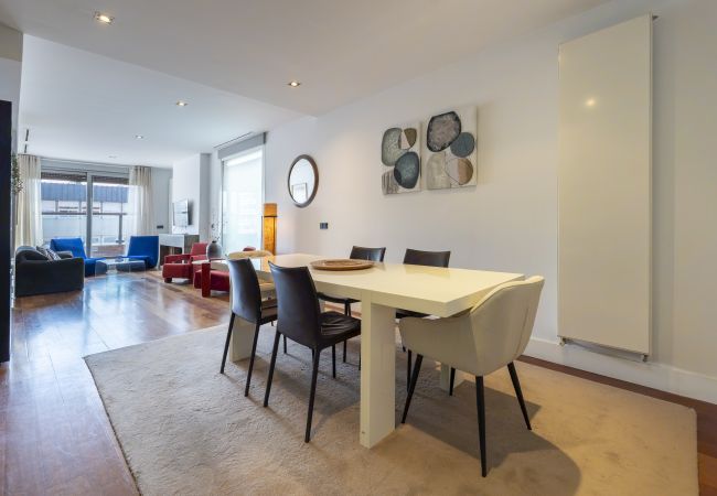 Apartamento em Madrid - Dúplex de 3 Dormitorios – Amplio, Luminoso cerca del Paseo de la Castellana .Temporal Apartamento em Madrid - Dúplex de 3 Dormitorios – Amplio, Luminoso cerca del Paseo de la Castellana .Temporal