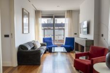 Apartamento em Madrid - Dúplex de 3 Dormitorios – Amplio, Luminoso cerca del Paseo de la Castellana 