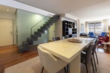 Apartamento em Madrid - Dúplex de 3 Dormitorios – Amplio, Luminoso cerca del Paseo de la Castellana 