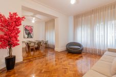 Apartamento em Rio de Janeiro - Espaço e Conforto em Copacabana | D405