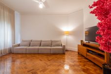 Apartamento em Rio de Janeiro - Espaço e Conforto em Copacabana | D405