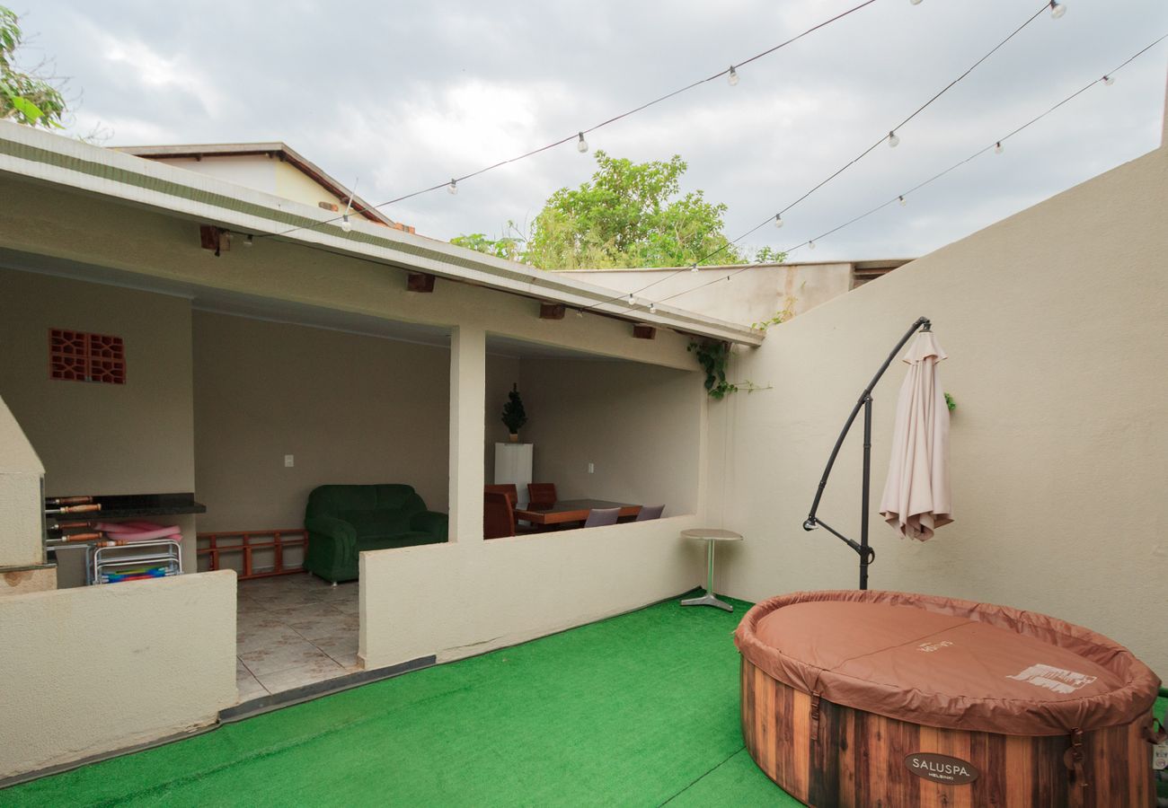 Casa em Londrina - Casa com Wi-Fi, jacuzzi, garagem e petfriendly Casa em Londrina - Casa com Wi-Fi, jacuzzi, garagem e petfriendly
