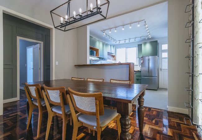 Apartamento em Teresópolis - Apto bem equipado c WiFi,lareira e boa localização Apartamento em Teresópolis - Apto bem equipado c WiFi,lareira e boa localização