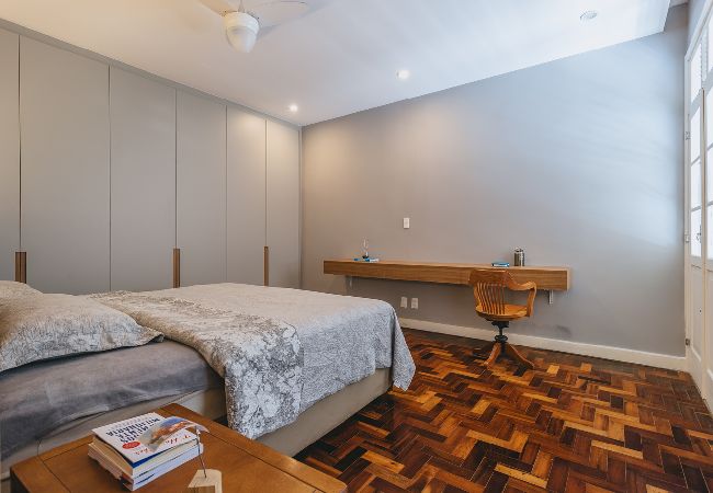 Apartamento em Teresópolis - Apto bem equipado c WiFi,lareira e boa localização Apartamento em Teresópolis - Apto bem equipado c WiFi,lareira e boa localização