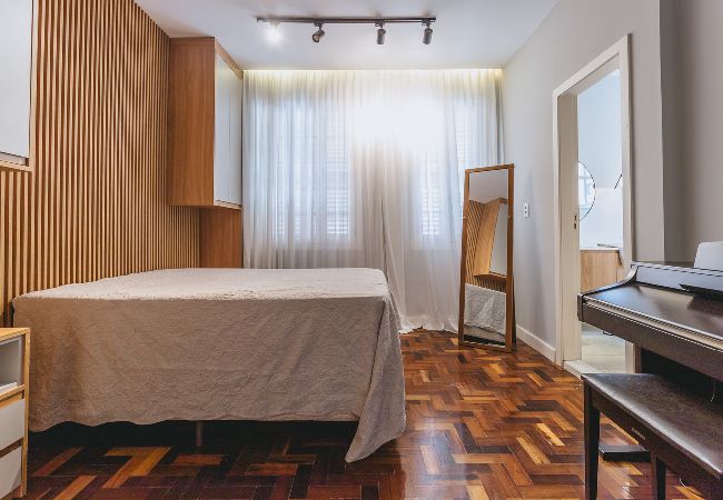 Apartamento em Teresópolis - Apto bem equipado c WiFi,lareira e boa localização Apartamento em Teresópolis - Apto bem equipado c WiFi,lareira e boa localização