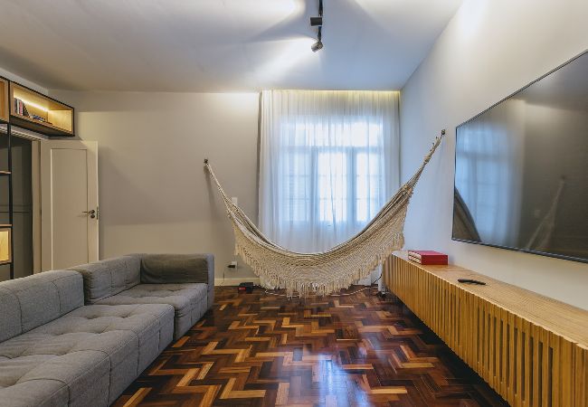 Apartamento em Teresópolis - Apto bem equipado c WiFi,lareira e boa localização Apartamento em Teresópolis - Apto bem equipado c WiFi,lareira e boa localização