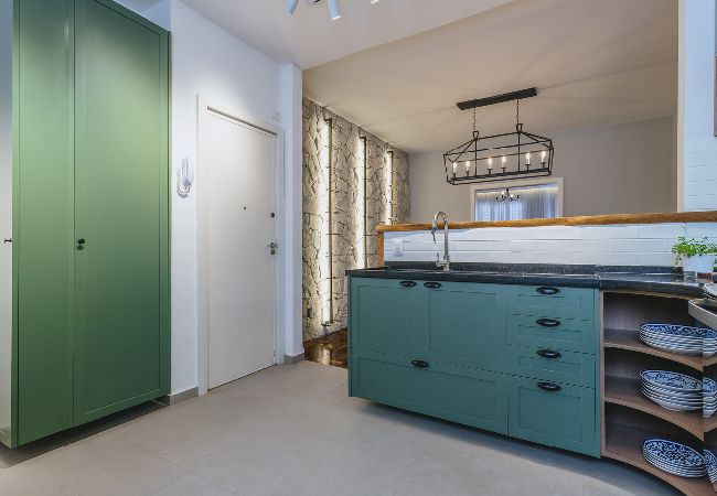 Apartamento em Teresópolis - Apto bem equipado c WiFi,lareira e boa localização Apartamento em Teresópolis - Apto bem equipado c WiFi,lareira e boa localização