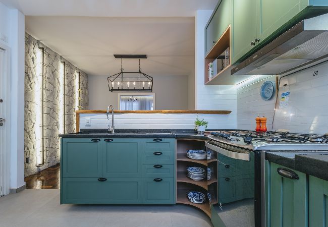 Apartamento em Teresópolis - Apto bem equipado c WiFi,lareira e boa localização Apartamento em Teresópolis - Apto bem equipado c WiFi,lareira e boa localização