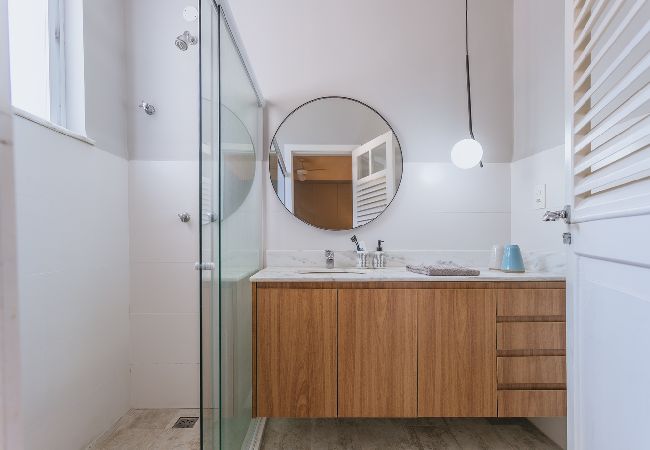 Apartamento em Teresópolis - Apto bem equipado c WiFi,lareira e boa localização Apartamento em Teresópolis - Apto bem equipado c WiFi,lareira e boa localização