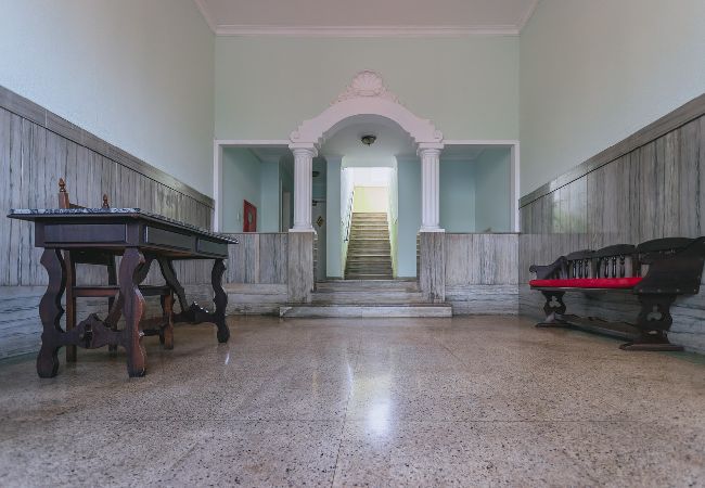 Apartamento em Teresópolis - Apto bem equipado c WiFi,lareira e boa localização Apartamento em Teresópolis - Apto bem equipado c WiFi,lareira e boa localização