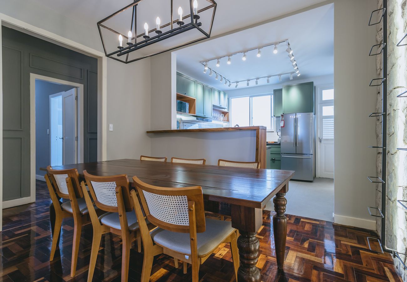 Apartamento em Teresópolis - Apto bem equipado c WiFi,lareira e boa localização Apartamento em Teresópolis - Apto bem equipado c WiFi,lareira e boa localização