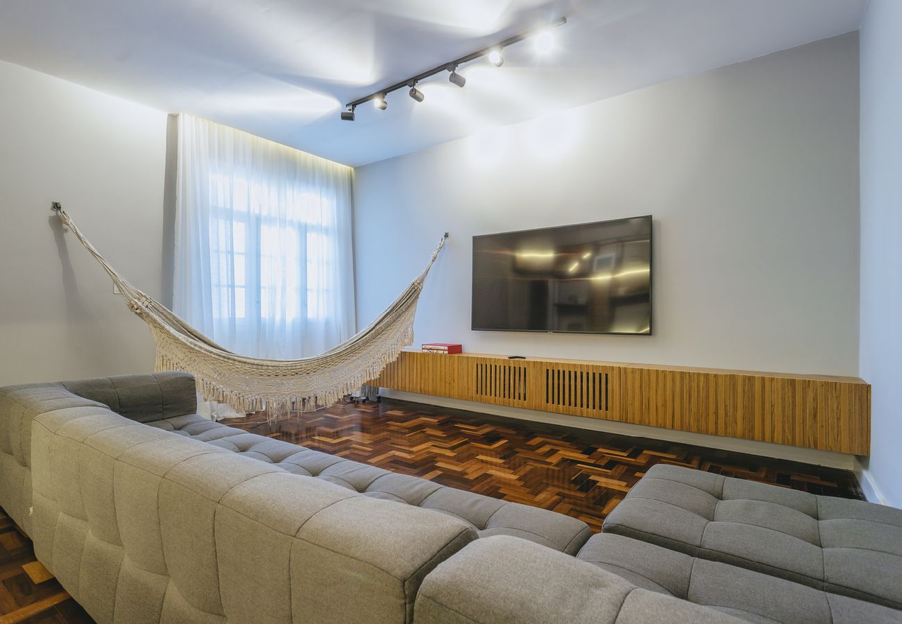 Apartamento em Teresópolis - Apto bem equipado c WiFi,lareira e boa localização Apartamento em Teresópolis - Apto bem equipado c WiFi,lareira e boa localização