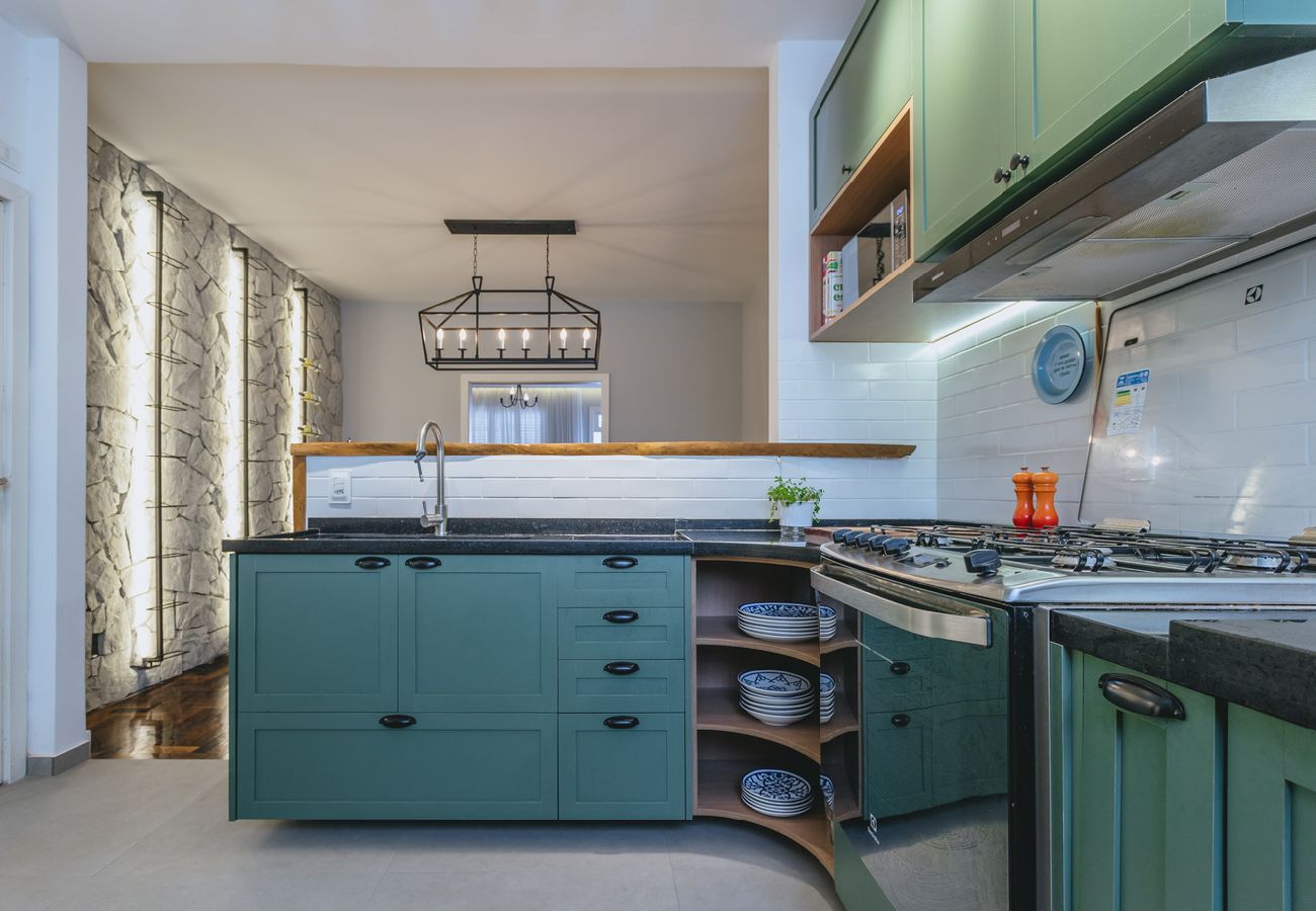 Apartamento em Teresópolis - Apto bem equipado c WiFi,lareira e boa localização Apartamento em Teresópolis - Apto bem equipado c WiFi,lareira e boa localização