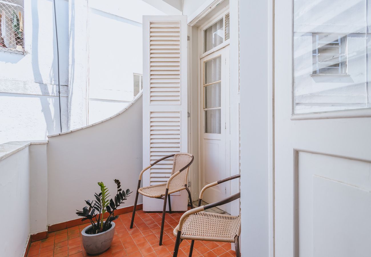 Apartamento em Teresópolis - Apto bem equipado c WiFi,lareira e boa localização Apartamento em Teresópolis - Apto bem equipado c WiFi,lareira e boa localização