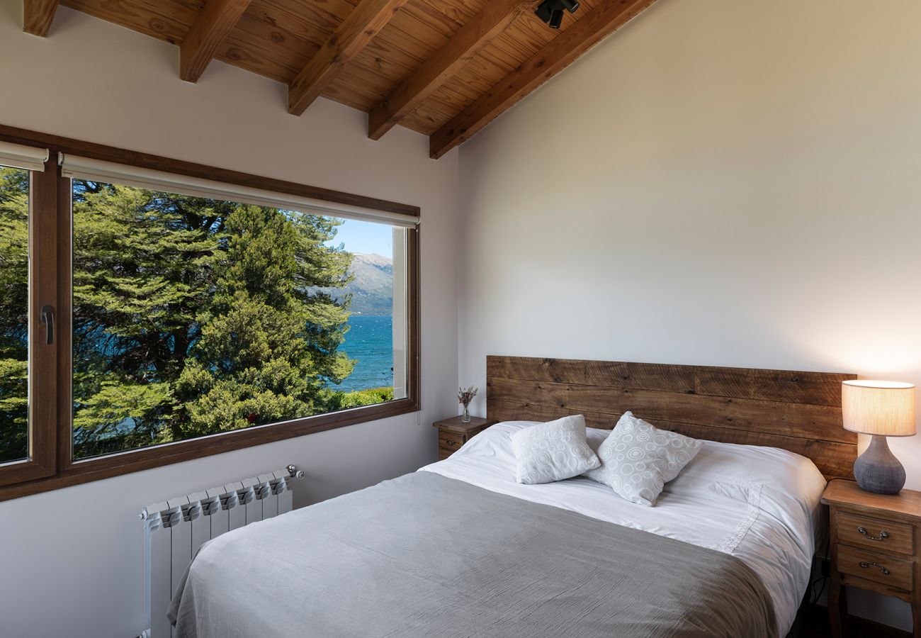 Casa em San Carlos de Bariloche - Casa com acesso à margem do Lago Gutiérrez em Bariloche Casa em San Carlos de Bariloche - Casa com acesso à margem do Lago Gutiérrez em Bariloche