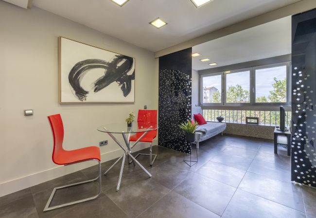 Apartamento em Madrid - Alquiler Mensual en Madrid – Piso Exterior con 1 Dormitorio + Estudio y 2 Baños Apartamento em Madrid - Alquiler Mensual en Madrid – Piso Exterior con 1 Dormitorio + Estudio y 2 Baños