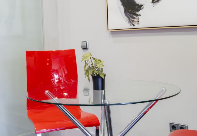 Apartamento em Madrid - Alquiler Mensual en Madrid – Piso Exterior con 1 Dormitorio + Estudio y 2 Baños Apartamento em Madrid - Alquiler Mensual en Madrid – Piso Exterior con 1 Dormitorio + Estudio y 2 Baños