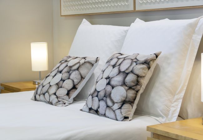 Apartamento em Madrid - Alquiler Mensual en Madrid – Piso Exterior con 1 Dormitorio + Estudio y 2 Baños Apartamento em Madrid - Alquiler Mensual en Madrid – Piso Exterior con 1 Dormitorio + Estudio y 2 Baños