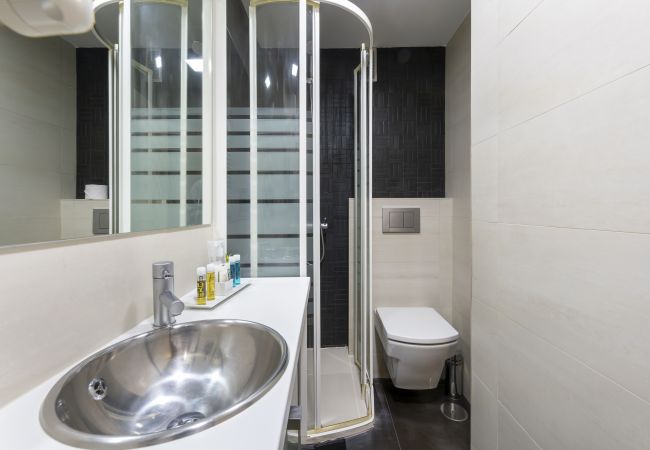 Apartamento em Madrid - Alquiler Mensual en Madrid – Piso Exterior con 1 Dormitorio + Estudio y 2 Baños Apartamento em Madrid - Alquiler Mensual en Madrid – Piso Exterior con 1 Dormitorio + Estudio y 2 Baños