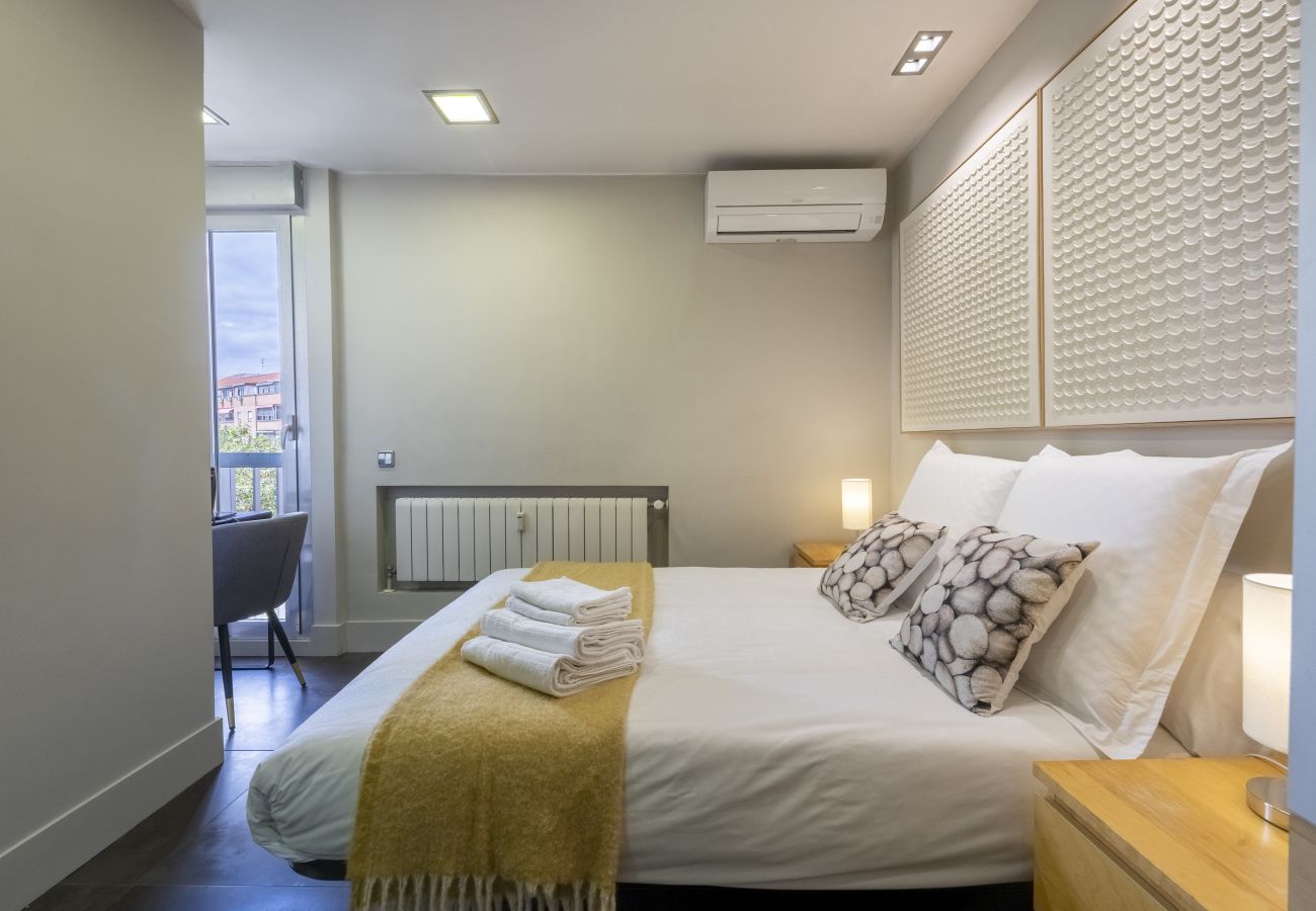 Apartamento em Madrid - Alquiler Mensual en Madrid – Piso Exterior con 1 Dormitorio + Estudio y 2 Baños.Temporal Apartamento em Madrid - Alquiler Mensual en Madrid – Piso Exterior con 1 Dormitorio + Estudio y 2 Baños.Temporal