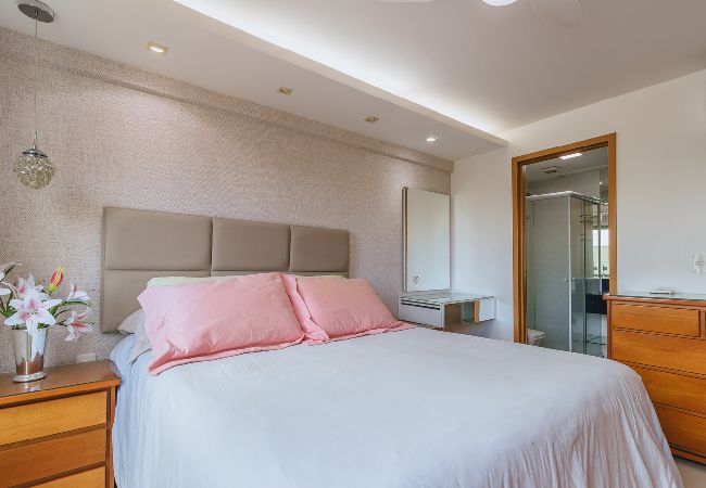Apartamento em Niterói - Apto com piscina, WiFi, ar-condicionado e garagem Apartamento em Niterói - Apto com piscina, WiFi, ar-condicionado e garagem